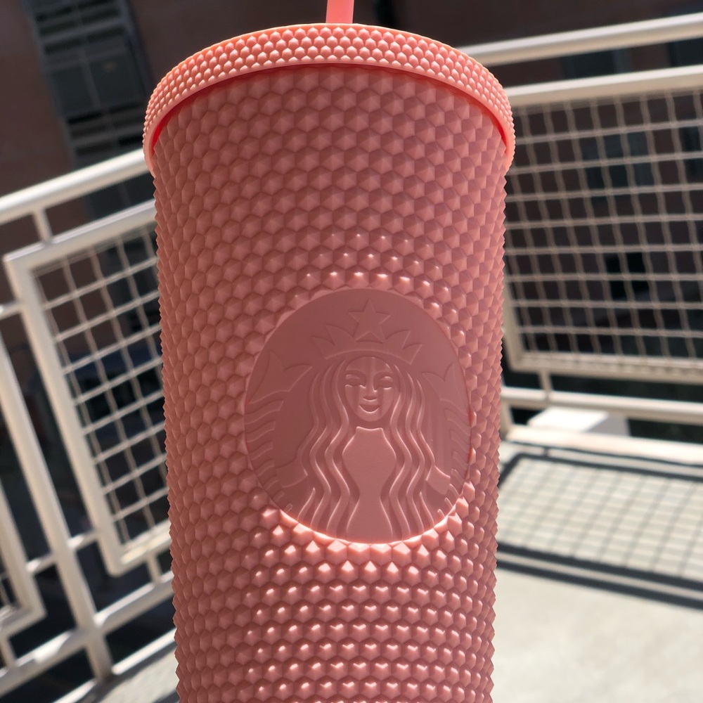 **Limited addition**Starbucks pink matte tumbler